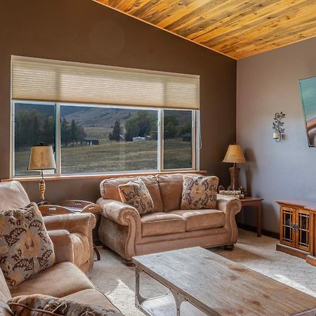 Bison Lodge - Lg Home - 2 Bedrooms - Less Than 5 Miles To Yellowstone North Entrance, Sleeps Up To 8 Gardiner Ngoại thất bức ảnh
