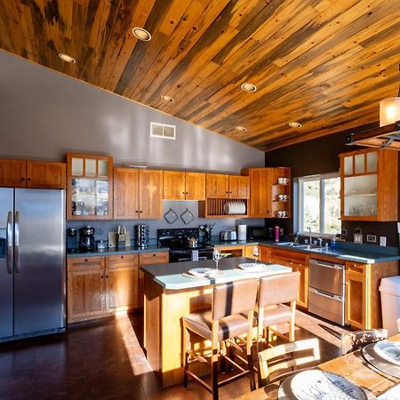Bison Lodge - Lg Home - 2 Bedrooms - Less Than 5 Miles To Yellowstone North Entrance, Sleeps Up To 8 Gardiner Ngoại thất bức ảnh