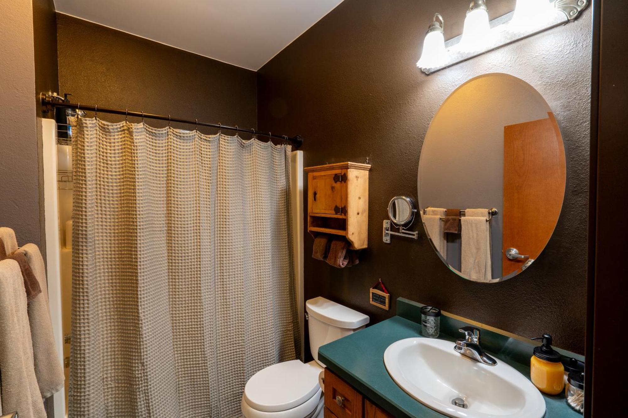 Bison Lodge - Lg Home - 2 Bedrooms - Less Than 5 Miles To Yellowstone North Entrance, Sleeps Up To 8 Gardiner Ngoại thất bức ảnh