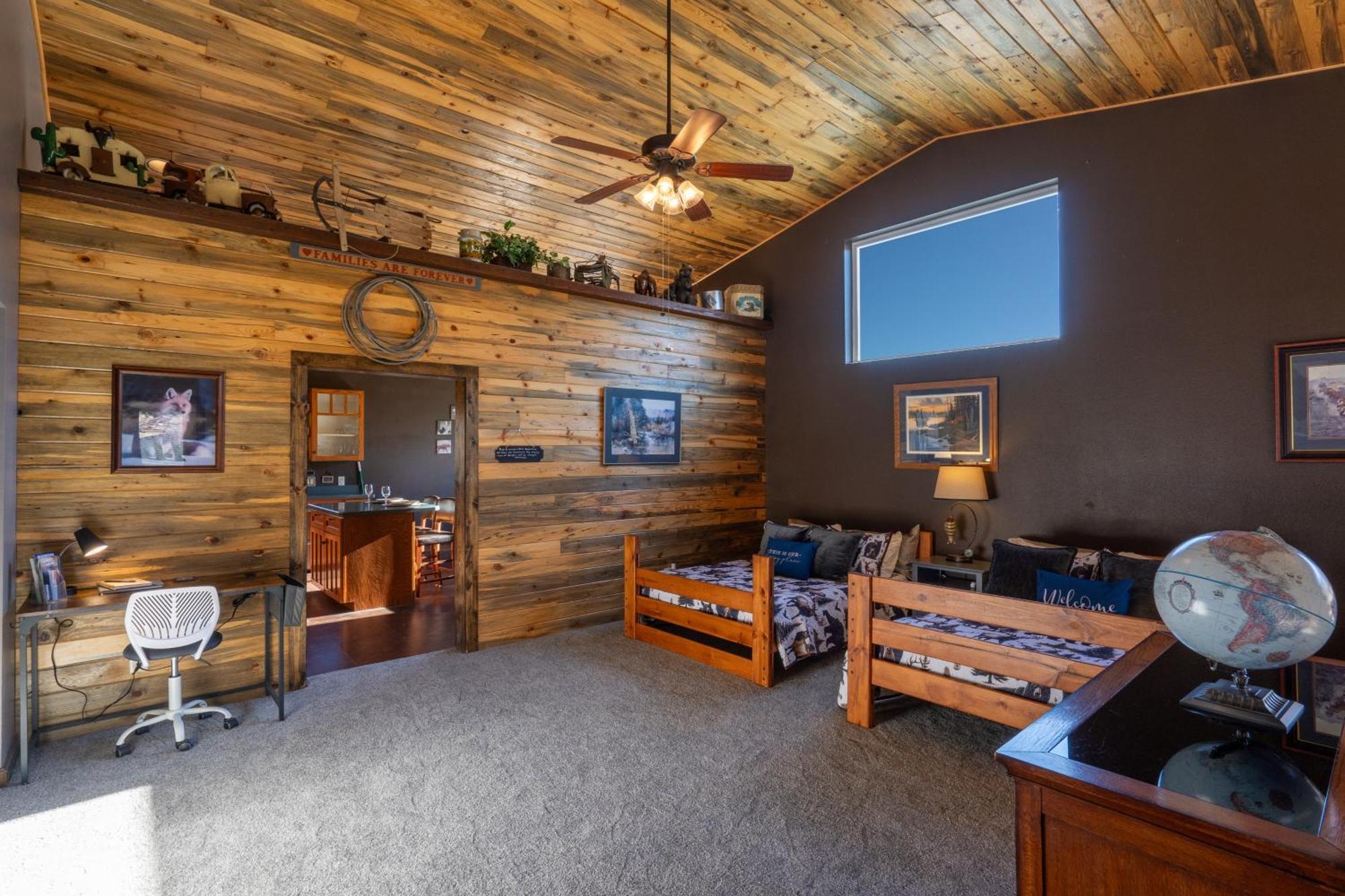 Bison Lodge - Lg Home - 2 Bedrooms - Less Than 5 Miles To Yellowstone North Entrance, Sleeps Up To 8 Gardiner Ngoại thất bức ảnh