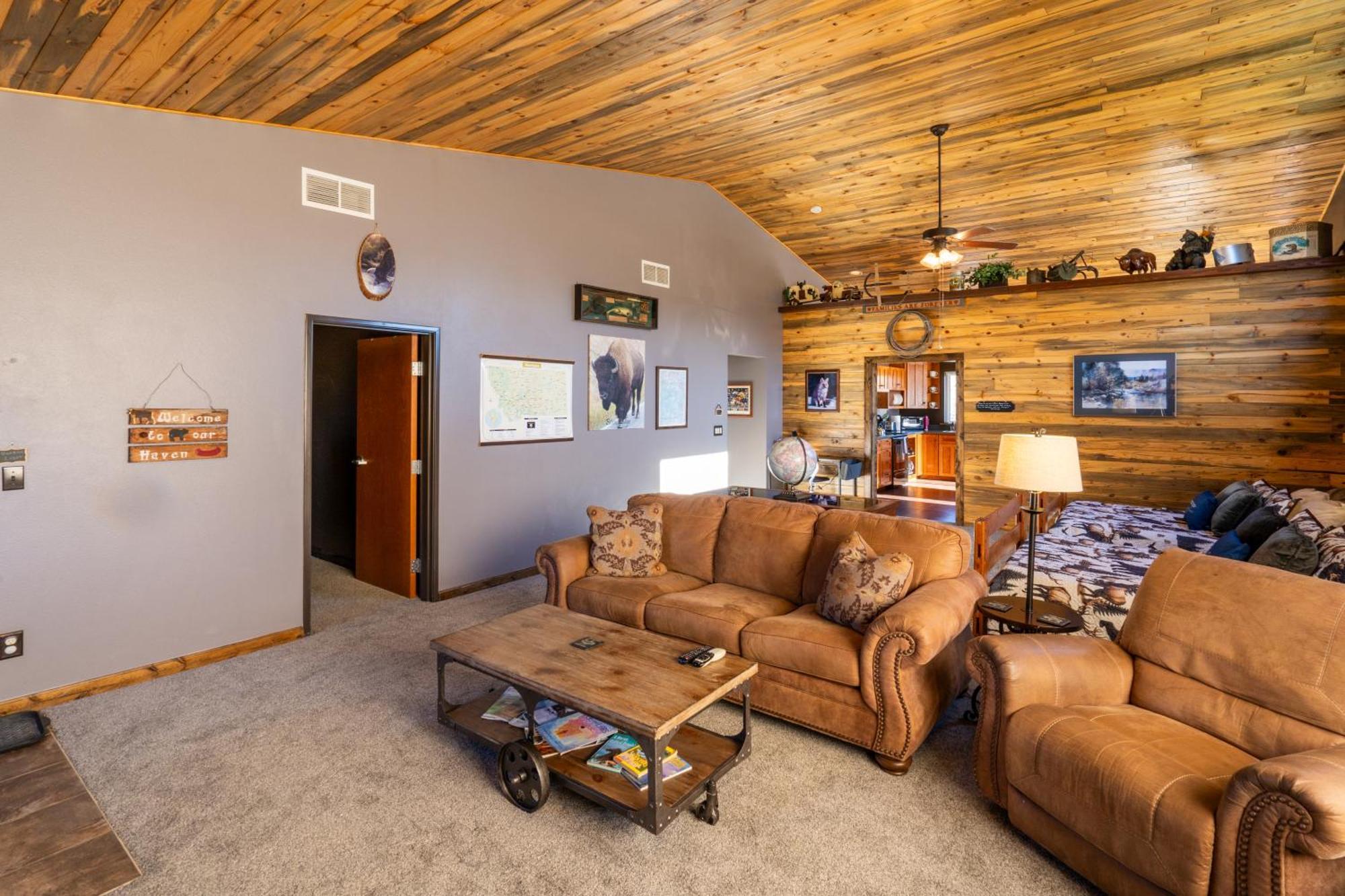 Bison Lodge - Lg Home - 2 Bedrooms - Less Than 5 Miles To Yellowstone North Entrance, Sleeps Up To 8 Gardiner Ngoại thất bức ảnh