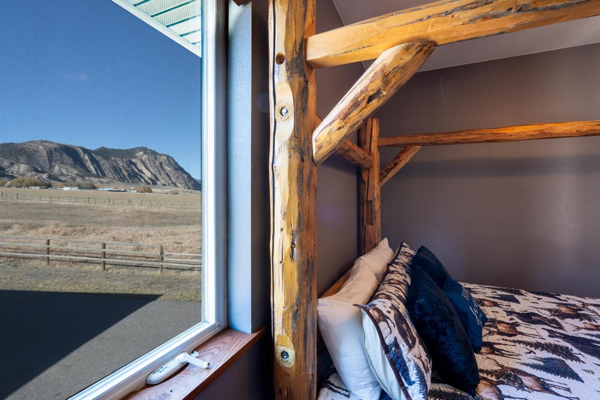 Bison Lodge - Lg Home - 2 Bedrooms - Less Than 5 Miles To Yellowstone North Entrance, Sleeps Up To 8 Gardiner Ngoại thất bức ảnh