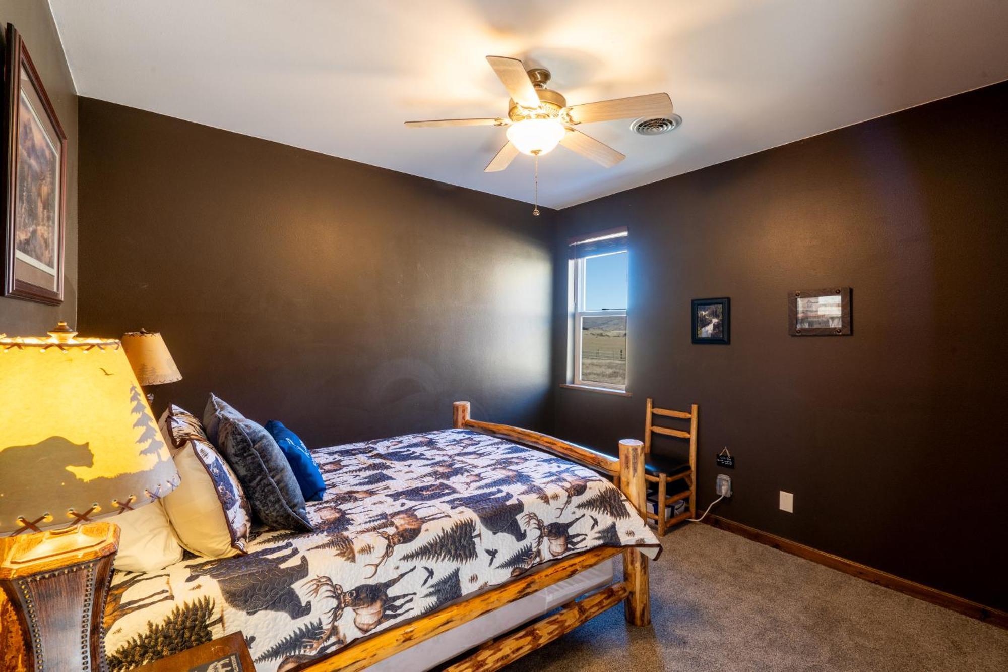 Bison Lodge - Lg Home - 2 Bedrooms - Less Than 5 Miles To Yellowstone North Entrance, Sleeps Up To 8 Gardiner Ngoại thất bức ảnh