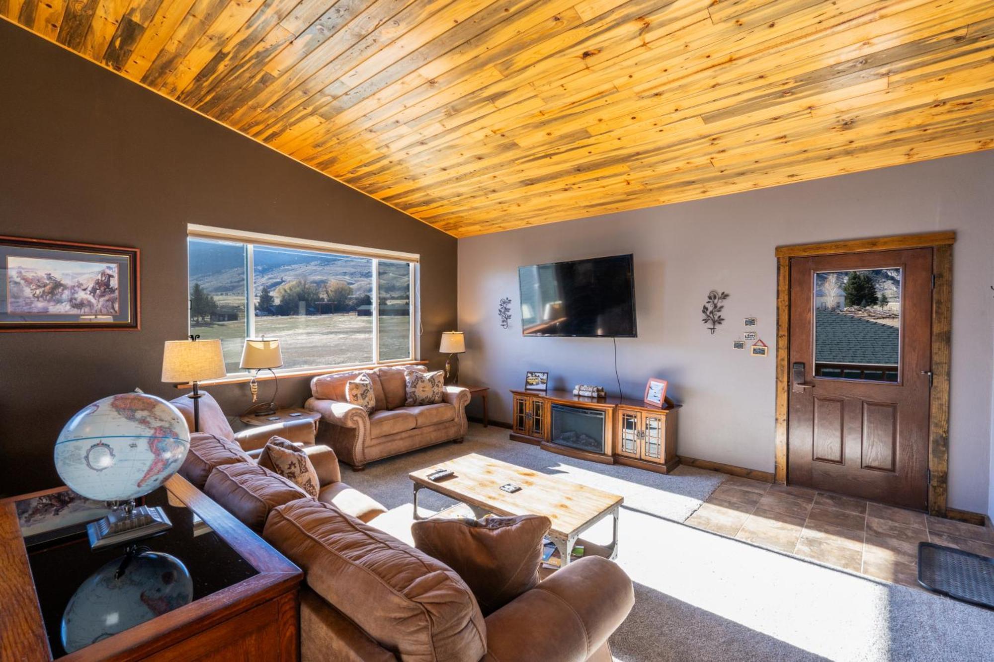 Bison Lodge - Lg Home - 2 Bedrooms - Less Than 5 Miles To Yellowstone North Entrance, Sleeps Up To 8 Gardiner Ngoại thất bức ảnh