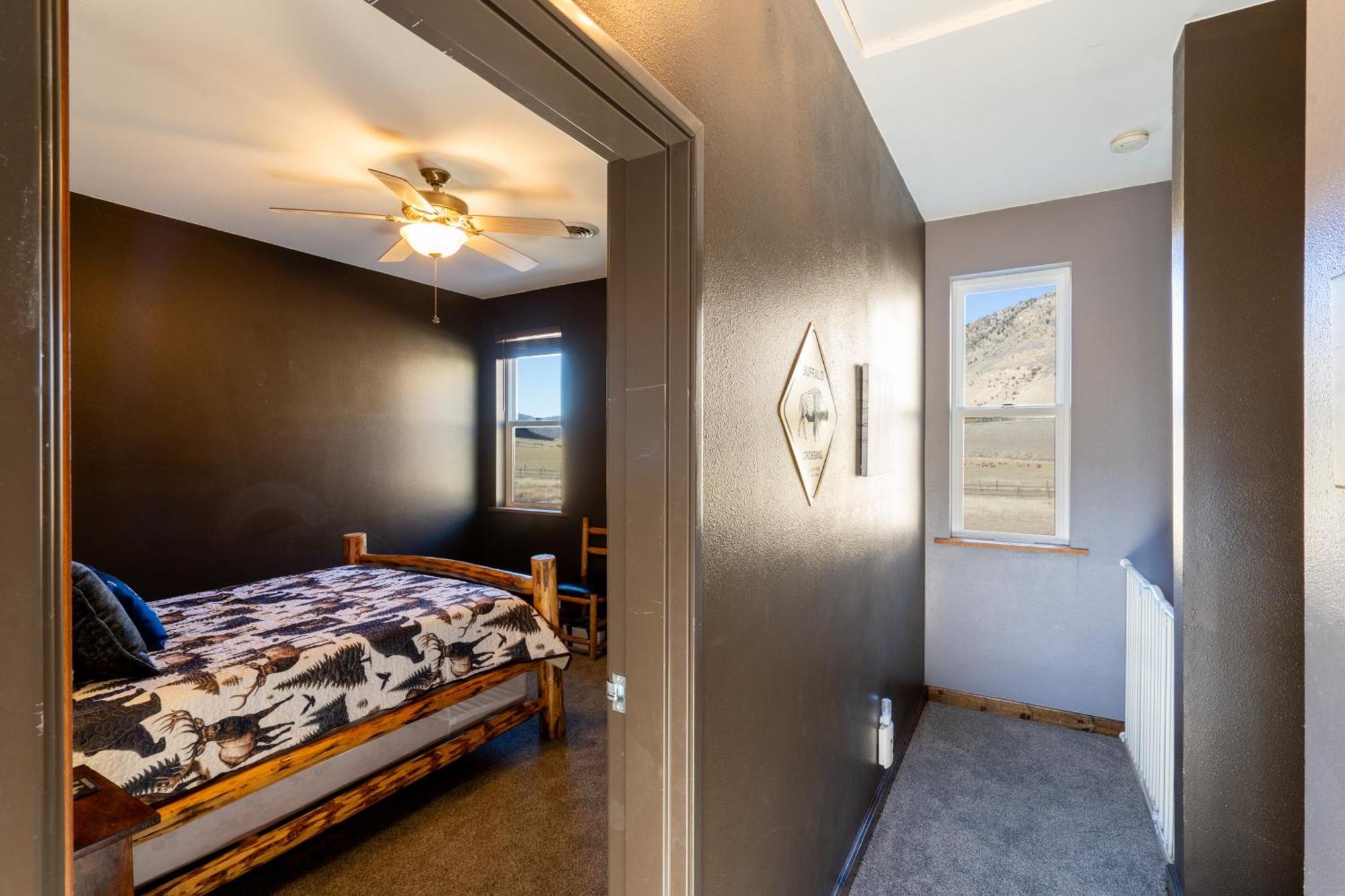 Bison Lodge - Lg Home - 2 Bedrooms - Less Than 5 Miles To Yellowstone North Entrance, Sleeps Up To 8 Gardiner Ngoại thất bức ảnh