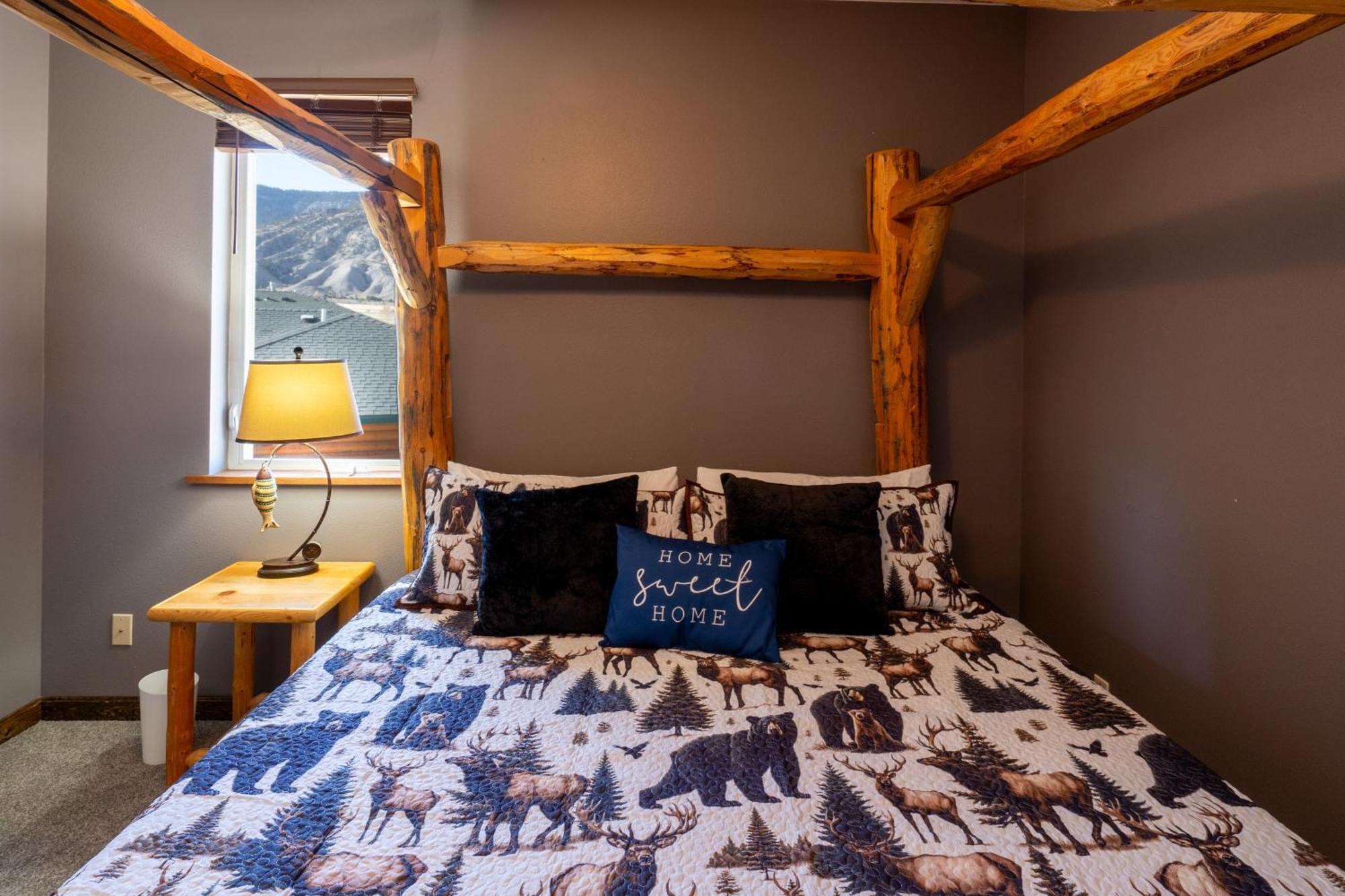 Bison Lodge - Lg Home - 2 Bedrooms - Less Than 5 Miles To Yellowstone North Entrance, Sleeps Up To 8 Gardiner Ngoại thất bức ảnh