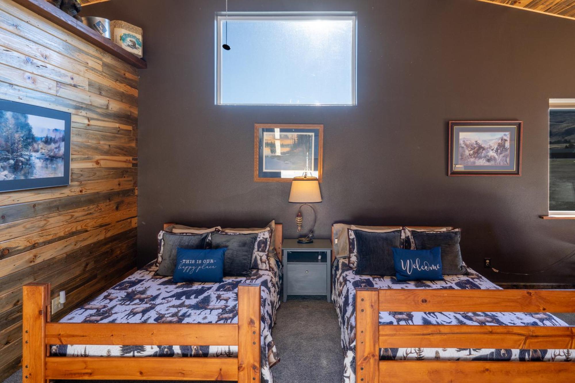 Bison Lodge - Lg Home - 2 Bedrooms - Less Than 5 Miles To Yellowstone North Entrance, Sleeps Up To 8 Gardiner Ngoại thất bức ảnh