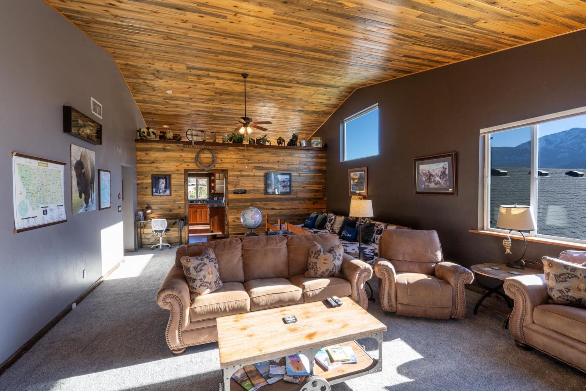 Bison Lodge - Lg Home - 2 Bedrooms - Less Than 5 Miles To Yellowstone North Entrance, Sleeps Up To 8 Gardiner Ngoại thất bức ảnh